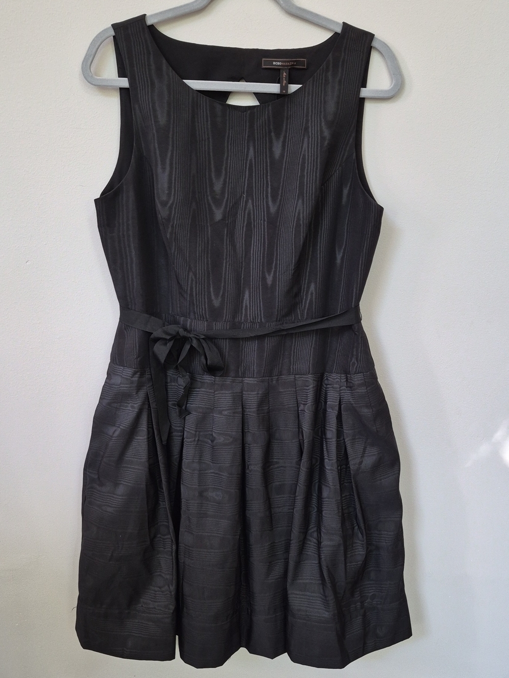 BCBGMaxAzria Dress 12 Black Moire Satin Sleeveless Backless Drop Waist Retro LBD